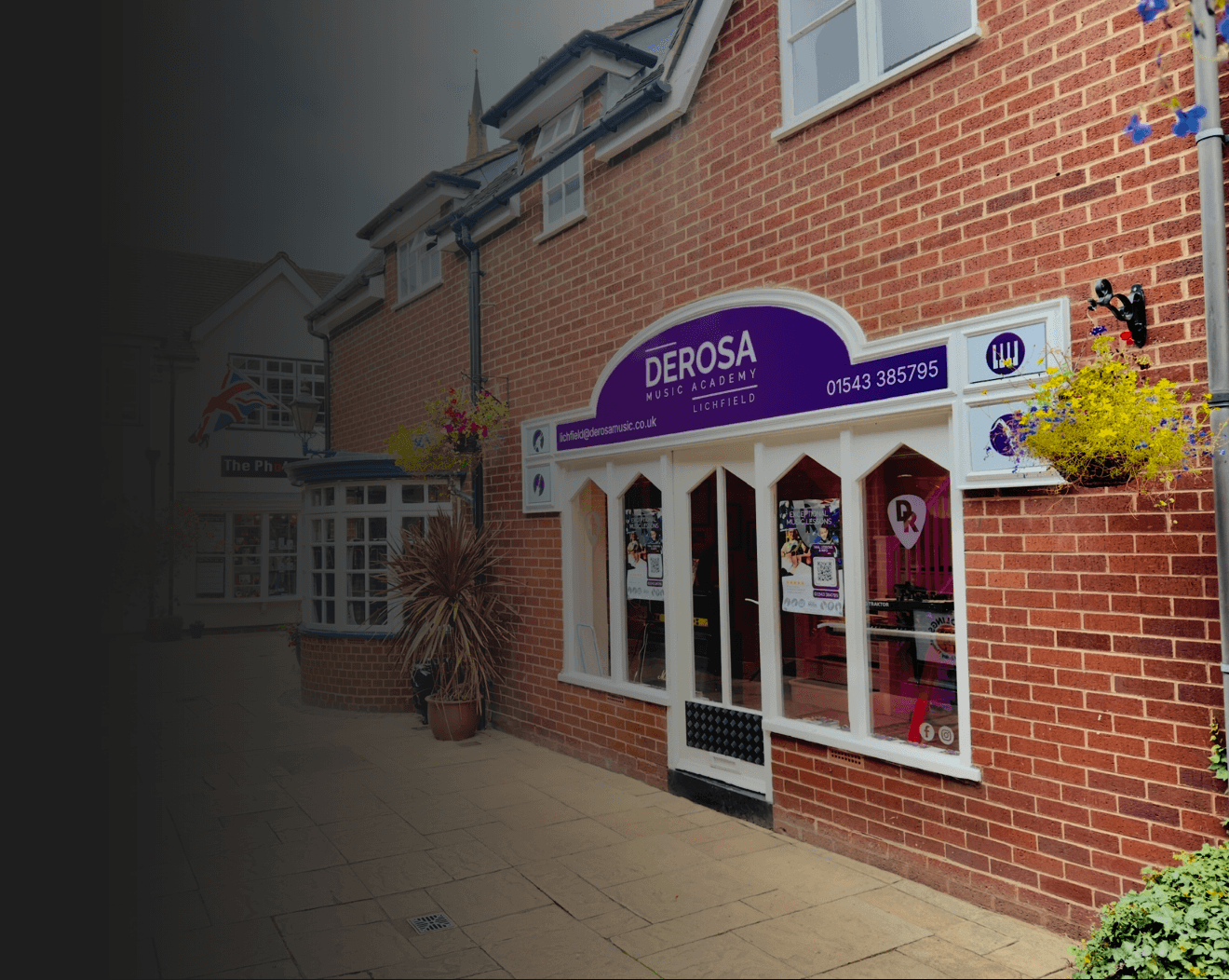 Students take the stage at The Troubadour in LA